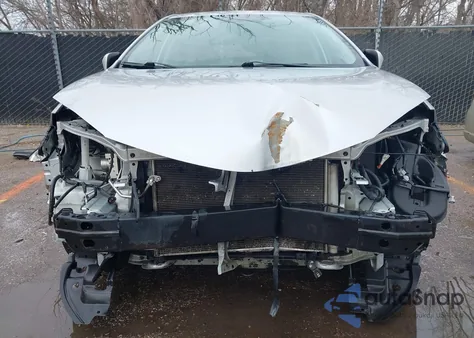 2016 Toyota Corolla Le z USA, uszkodzony, nr VIN 2T1BURHE5GC658415